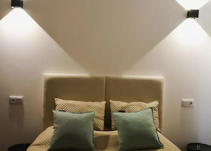 Pate'o & بيت شباب أوفار